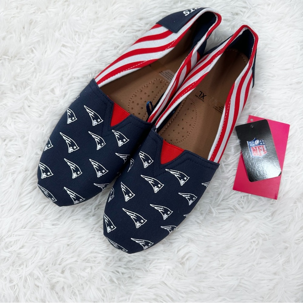 NWT New England Patriots Slip On Canvas Shoes Size 11-12